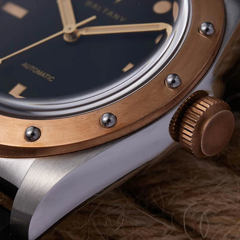Vintage Design  Mechanical Wristwatch 