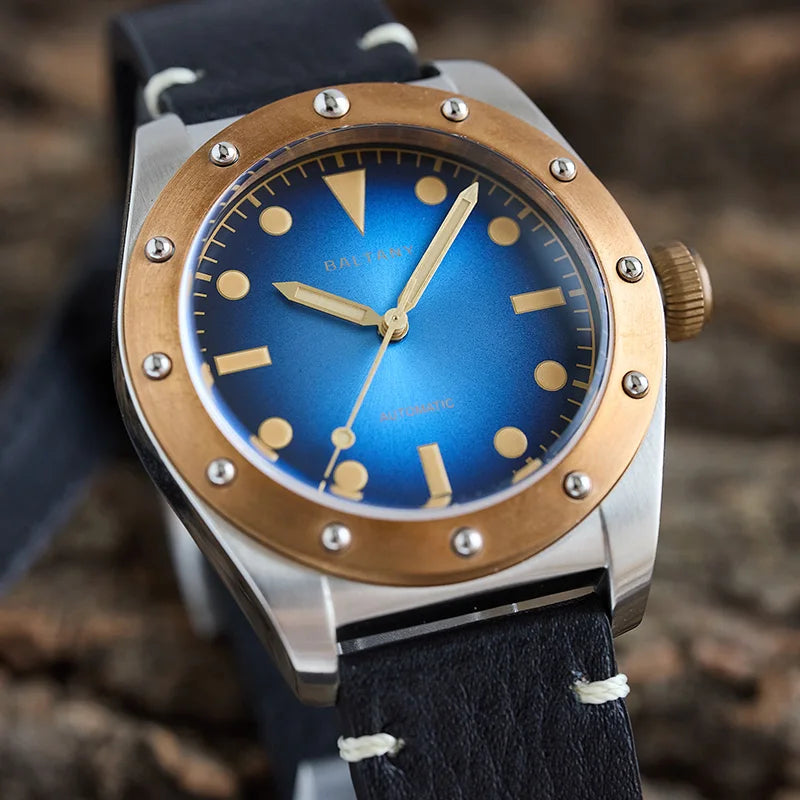 Vintage Design  Mechanical Wristwatch 