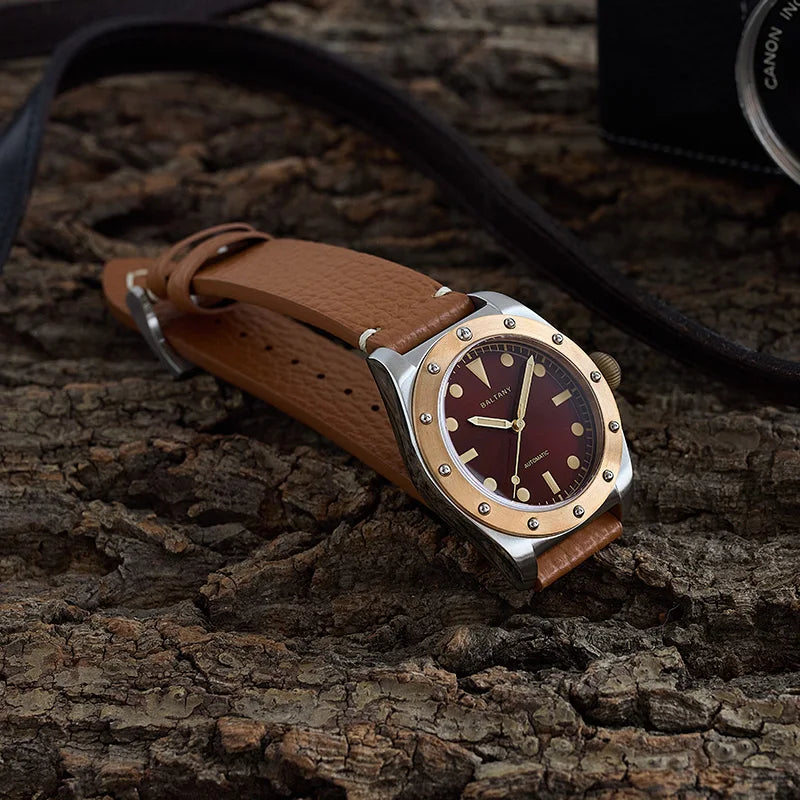 Vintage Design  Mechanical Wristwatch 