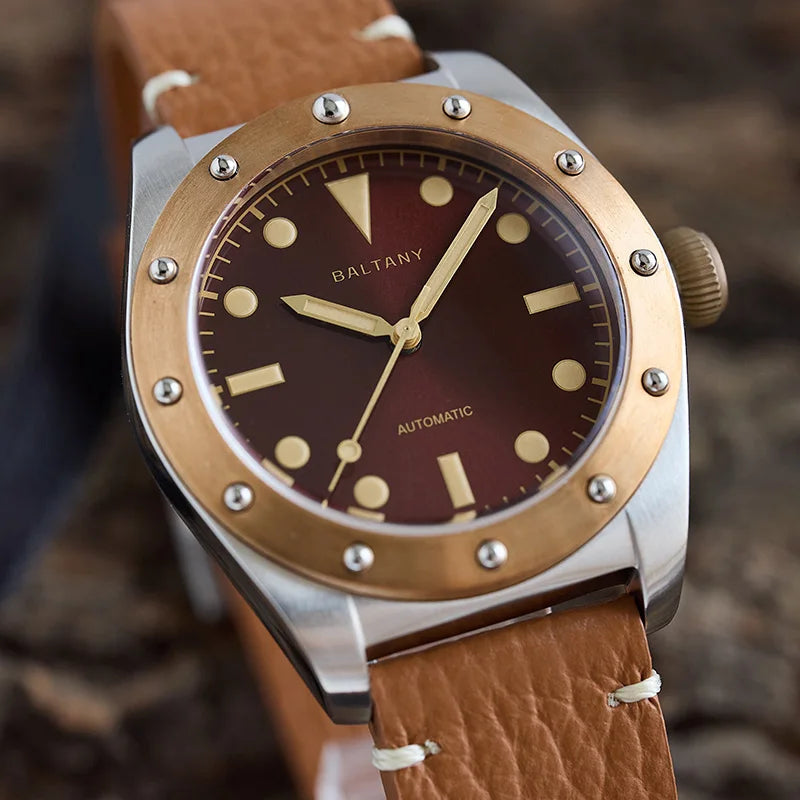 Vintage Design  Mechanical Wristwatch 