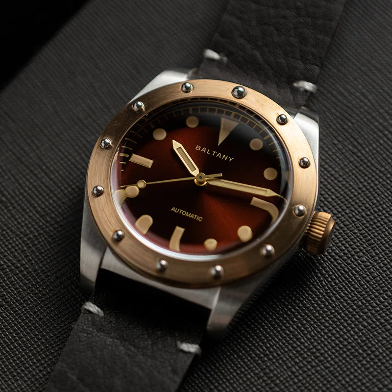 Vintage Design  Mechanical Wristwatch 