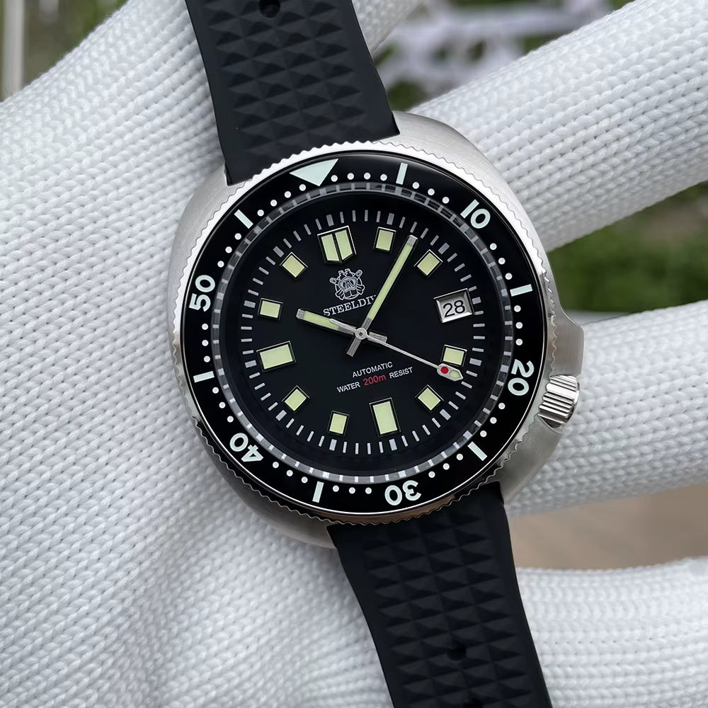 Waterproof Sapphire Glass Dive Watch with Ceramic Bezel